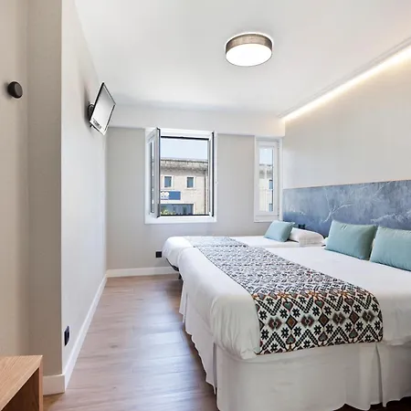 Pr 25 De Julio Πανσιόν 3*