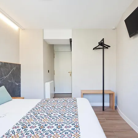 Pr 25 De Julio Πανσιόν