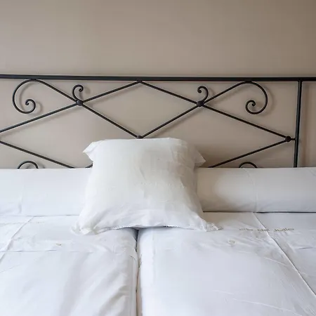 Πανσιόν Pr 25 De Julio Σαντιάγο ντε Κομποστέλα