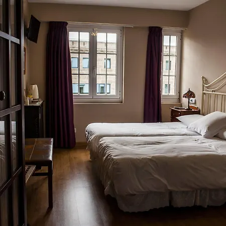 Πανσιόν Pr 25 De Julio